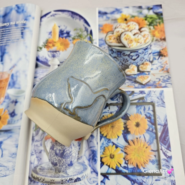 Kubek beczułka duża ceramiczny Glena Art niebieski z uszkiem i gąską do kawy herbaty ulubiony kubek ceramiczny ceramika 400 ml nakrapiane szkliwo gęś