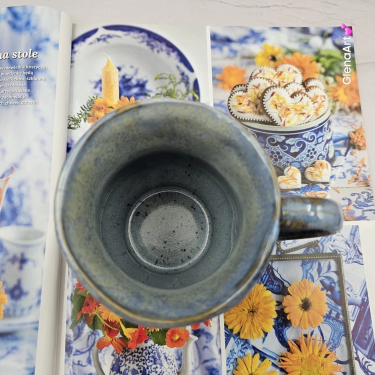 Kubek beczułka duża ceramiczny Glena Art niebieski z uszkiem i gąską do kawy herbaty ulubiony kubek ceramiczny ceramika 400 ml nakrapiane szkliwo gęś