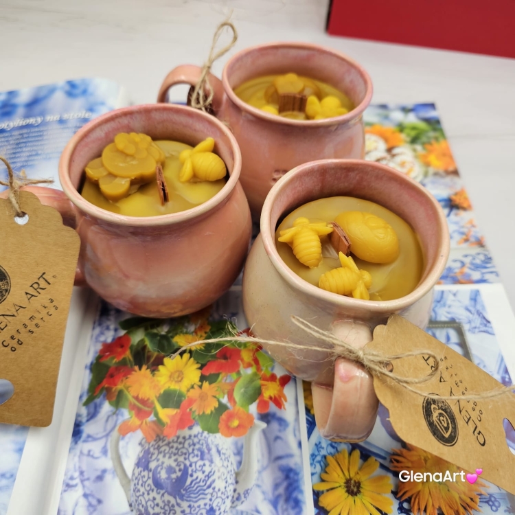 Świeca pszczela w ceramice "Złoty Spokój" świeczka z wosku pszczelego w beczułce ceramicznej naturalna świeca z 100 % wosku pszczelego ceramiczna świeca pachnąca miodkiem i propolisem naturalna świeczka pszczela 200 g wosk w pojemniku ceramicznym