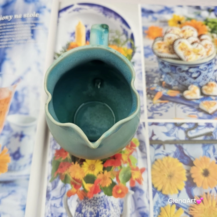 Kubek czeski beczułka w kolorze fioletowym jasnym ceramiczny Glena Art beczułka kubek z uszkiem do kawy herbaty ulubiony kubek ceramiczny ceramika 220 ml różowe/ fioletowe odcienie