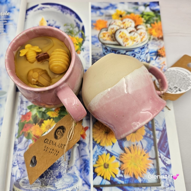 Świeca pszczela w ceramice "Złoty Spokój" świeczka z wosku pszczelego w beczułce ceramicznej naturalna świeca z 100 % wosku pszczelego ceramiczna świeca pachnąca miodkiem i propolisem naturalna świeczka pszczela 200 g wosk w pojemniku ceramicznym