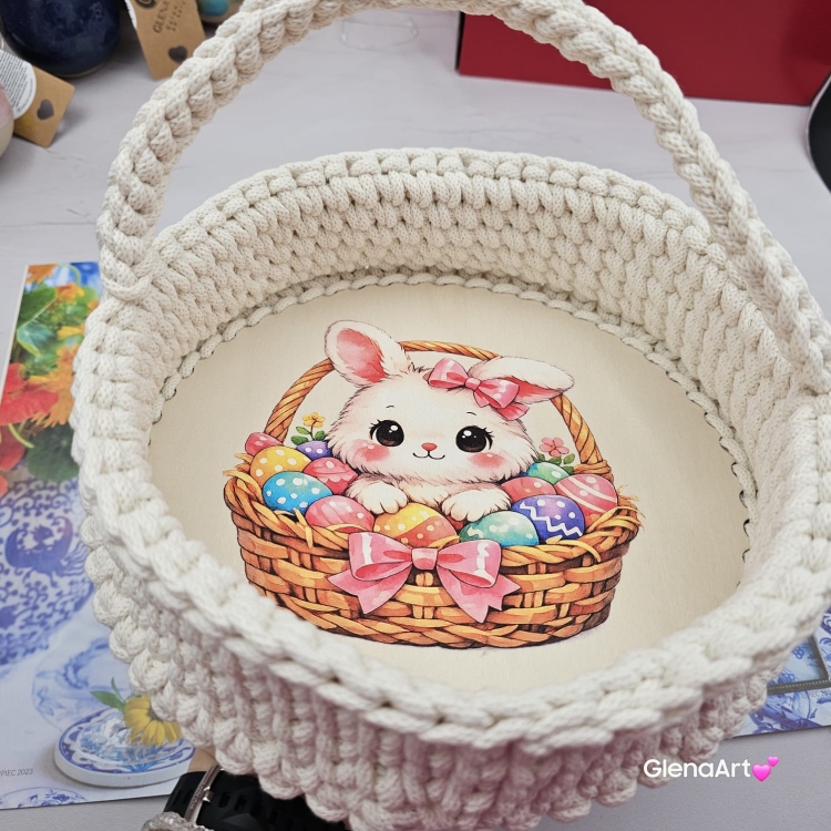 Koszyczek wielkanocny koszyk święconka koszyk zajączek na szydełku oraz nadruk zajączek na szydełku ręcznie zrobiony uroczy koszyk na Wielkanoc