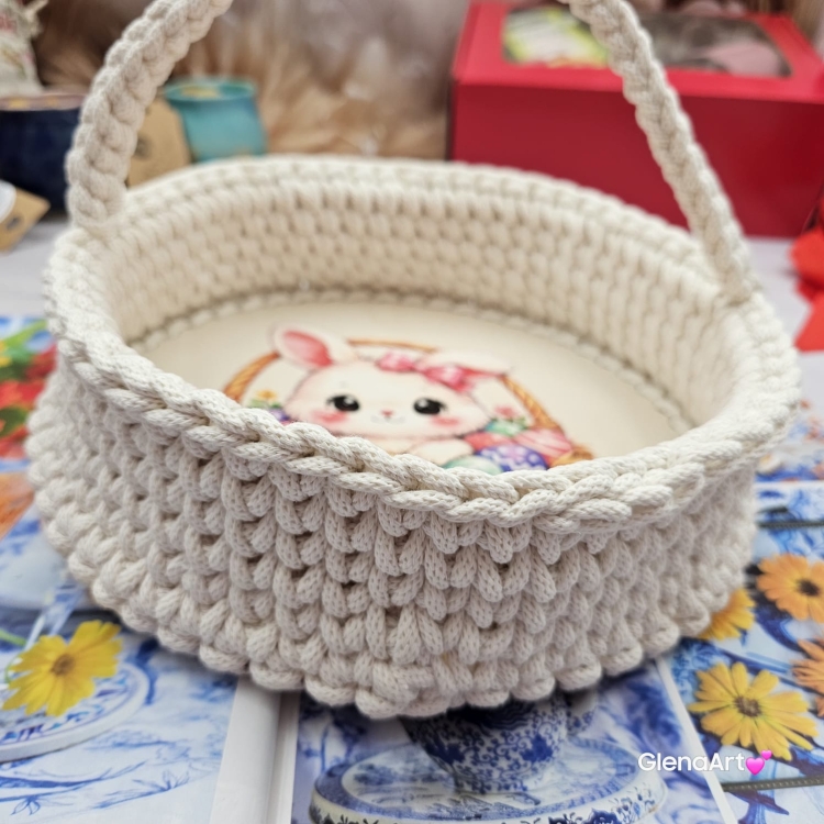 Koszyczek wielkanocny koszyk święconka koszyk zajączek na szydełku oraz nadruk zajączek na szydełku ręcznie zrobiony uroczy koszyk na Wielkanoc