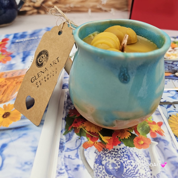 Świeca pszczela w ceramice "Złoty Spokój" świeczka z wosku pszczelego w beczułce ceramicznej naturalna świeca z 100 % wosku pszczelego ceramiczna świeca pachnąca miodkiem i propolisem naturalna świeczka pszczela 200 g wosk w ceramice turkusowej