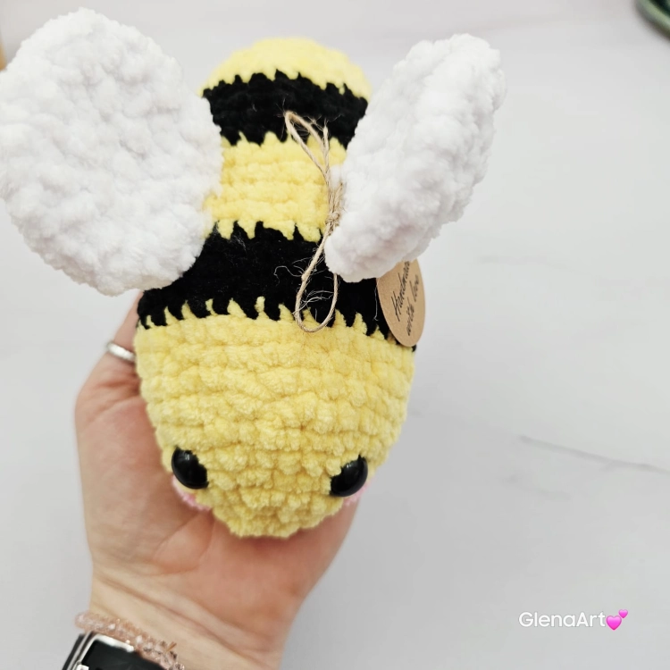 PSZCZOŁA na szydełku pszczółka żółta na szydełku rękodzieło na szydełku polskie pszczoła urocza na szydełku szydełkowa