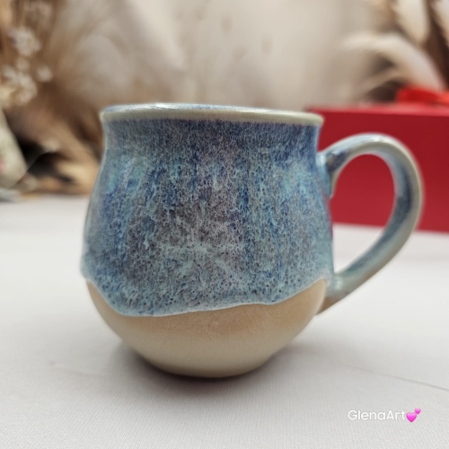 Kubek czeski błękitny beczułka ceramiczny Glena Art kubek z uszkiem do kawy herbaty ulubiony kubek ceramiczny ceramika 220 ml spływające szkliwo odcienie kolorowe