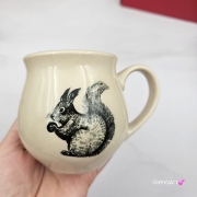 Kubek czeski z wiewiórką beczułka ceramiczny Glena Art kubek z uszkiem do kawy herbaty ulubiony kubek ceramiczny ceramika 220 ml z wiewiórką z jednej strony