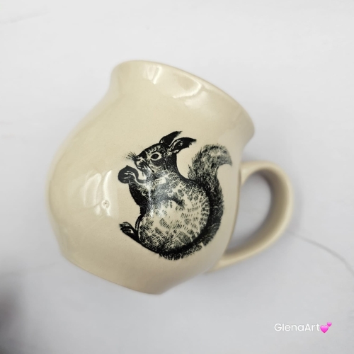 Kubek czeski z wiewiórką beczułka ceramiczny Glena Art kubek z uszkiem do kawy herbaty ulubiony kubek ceramiczny ceramika 220 ml z wiewiórką z jednej strony