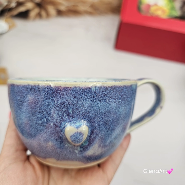 Filiżanka ceramiczna Glena Art niebieska lawenda z uszkiem do kawy herbaty ulubiony kubek ceramiczny ceramika 250 ml rękodzieło niebieskie kolory