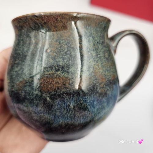 Kubek czeski beczułka w kolorach przenikającej się głębi oceanu ceramiczny Glena Art beczułka kubek z uszkiem do kawy herbaty ulubiony kubek ceramiczny ceramika 220 ml niebieskie odcienie magic