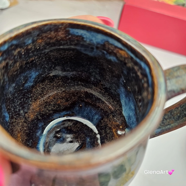 Kubek czeski beczułka w kolorach przenikającej się głębi oceanu ceramiczny Glena Art beczułka kubek z uszkiem do kawy herbaty ulubiony kubek ceramiczny ceramika 220 ml niebieskie odcienie magic