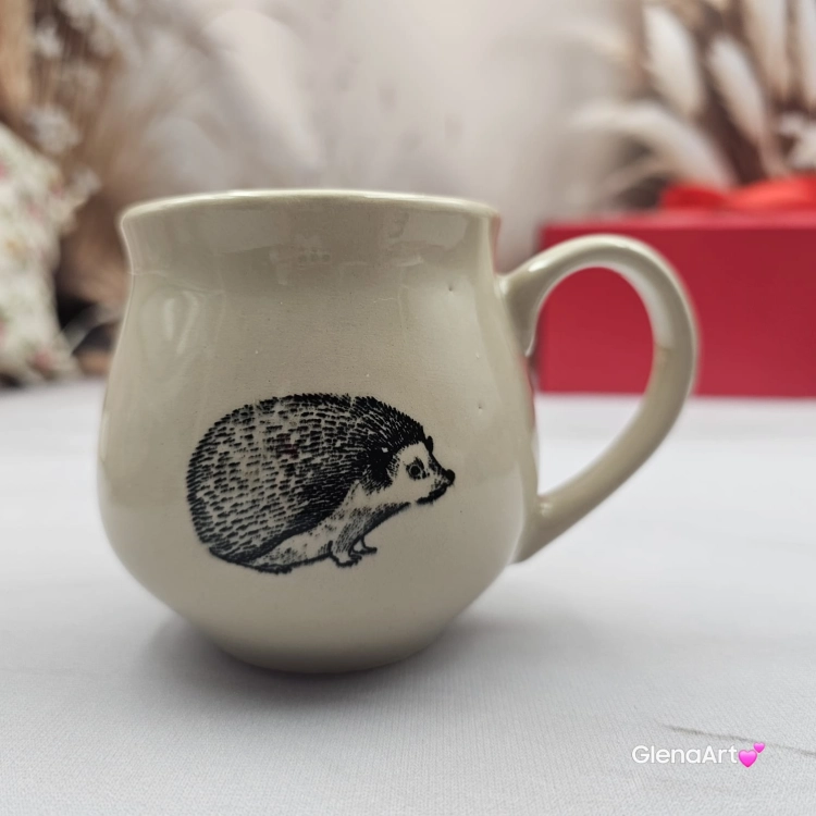 Kubek czeski z jeżem beczułka ceramiczny Glena Art kubek z uszkiem do kawy herbaty ulubiony kubek ceramiczny ceramika 220 ml z jeżykiem z jednej strony