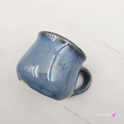 Kubek mały beczułka w kolorach przenikającego niebieskiego oceanu ceramiczny Glena Art beczułka kubeczek z uszkiem do kawy herbaty ulubiony kubek ceramiczny ceramika niebieskie odcienie 120 ml