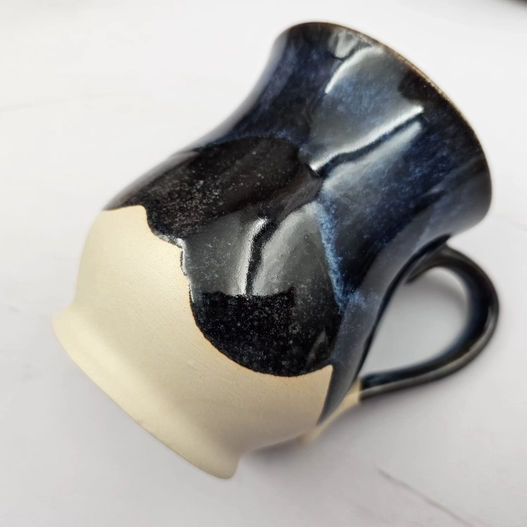 Kubek beczułka MAX duży kosmos ceramiczny Glena Art niebieska galaktyka z uszkiem kolory kosmosu do kawy herbaty ulubiony kubek ceramiczny ceramika 400 ml