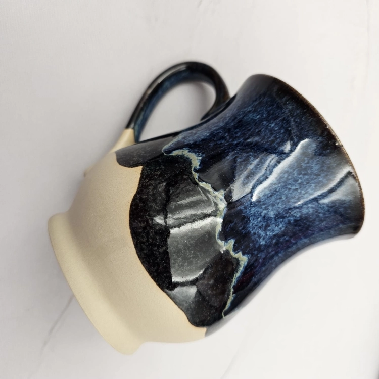 Kubek beczułka MAX duży kosmos ceramiczny Glena Art niebieska galaktyka z uszkiem kolory kosmosu do kawy herbaty ulubiony kubek ceramiczny ceramika 400 ml