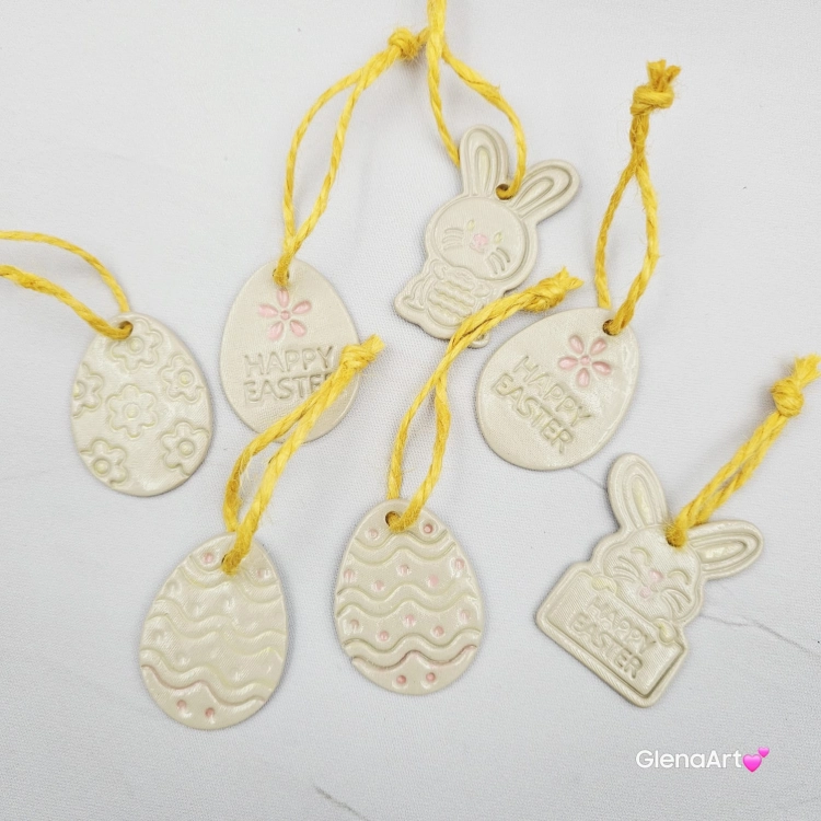 Zawieszka ozdoba ceramiczna na Wielkanoc jajko pisanka na sznurku zawieszka gałązki bazie na brzózki ozdoba wielkanocna ręcznie lepiona do powieszenia