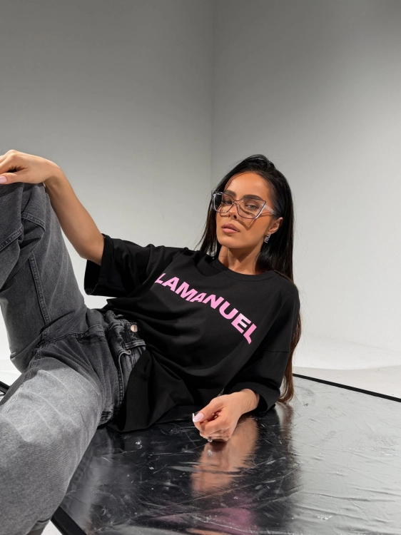 Tshirt BLANK czarny LA MANUEL 100 % bawełna różowy napis ONE SIZE bluzka z krótkim rękawem i logo czarna bluzka