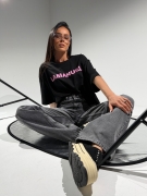 Tshirt BLANK czarny LA MANUEL 100 % bawełna różowy napis ONE SIZE bluzka z krótkim rękawem i logo czarna bluzka