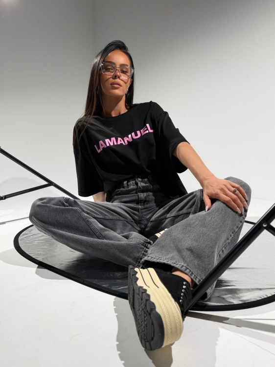 Tshirt BLANK czarny LA MANUEL 100 % bawełna różowy napis ONE SIZE bluzka z krótkim rękawem i logo czarna bluzka