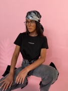 Tshirt bluzka SASSY czarna LA MANUEL 100 % bawełna biały napis ONE SIZE bluzka z krótkim rękawem i logo La Manuel czarna bluzka
