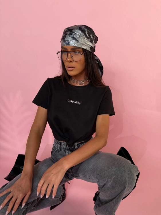 Tshirt bluzka SASSY czarna LA MANUEL 100 % bawełna biały napis ONE SIZE bluzka z krótkim rękawem i logo La Manuel czarna bluzka