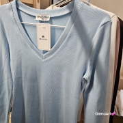 Bluzka ZURI - Błękit La Balancia z długim rękawem w prążek elegancka bluzka z dekoltem V piękna błękitna