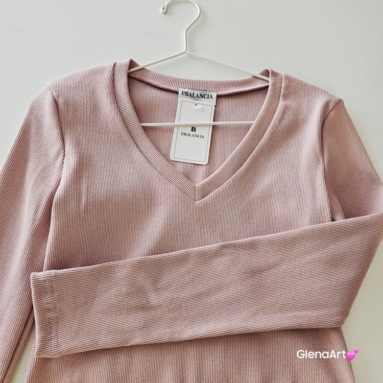 Bluzka ZURI - brudny róż La Balancia z długim rękawem w prążek XS/S i M/L elegancka bluzka z dekoltem V piękna brudny róż