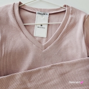 Bluzka ZURI - brudny róż La Balancia z długim rękawem w prążek XS/S i M/L elegancka bluzka z dekoltem V piękna brudny róż