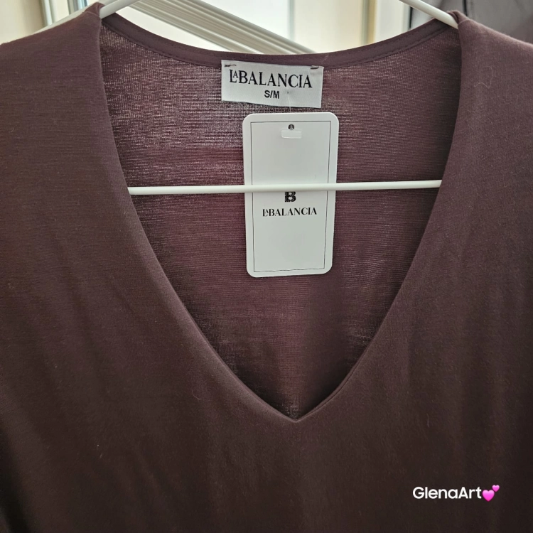 Bluzka NOEL - Brąz LaBalancia elegancka bluzka z dekoltem V do wielu stylizacji brązowa bluzka V