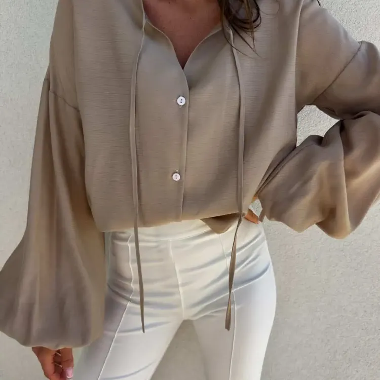 Bluzka BOHO – mokka XS koszulowa elegancka bluzka z bufkami i troczkami