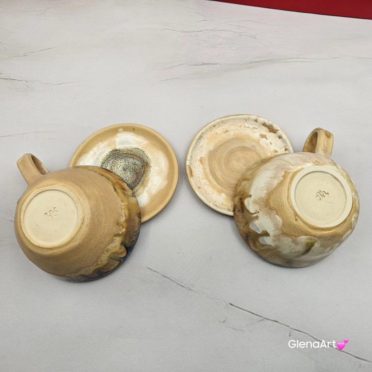 Filiżanka Hipopotam ceramiczna Hipopotam - HIPCIO ze spodkiem w środku figurka HIPOPOTAMA ręcznie toczona i malowana w kolorze niebiesko - zielonym prezent dla miłośnika natury kubek z hipciem hipopotam