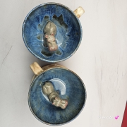 Filiżanka Hipopotam ceramiczna Hipopotam - HIPCIO ze spodkiem w środku figurka HIPOPOTAMA ręcznie toczona i malowana w kolorze niebiesko - zielonym prezent dla miłośnika natury kubek z hipciem hipopotam