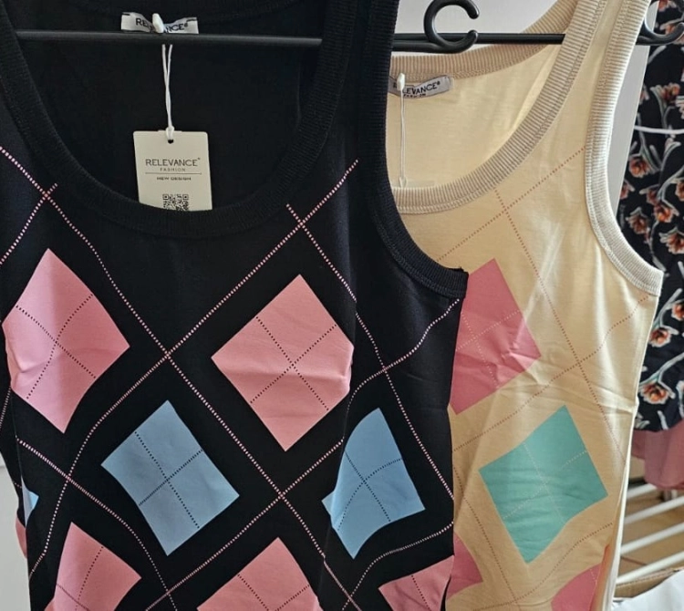 Czarny luźny top w romby letnia bluzka bez rękawów top czarny i róż Uni s/m/l