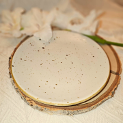 Talerz ceramiczny deserowy / śniadaniowy Still Rustic Krem Kera nakrapiany