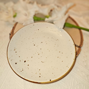 Talerz ceramiczny deserowy / śniadaniowy Still Rustic Krem Kera nakrapiany