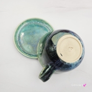 Filiżanka turkusowa ceramiczna jamnik serdel filiżanka z brązowym jamniczkiem turkusowe jeziorko i uroczym jamniczkiem ręcznie toczona i malowana filiżanka ze spodkiem przenikające się szkliwa 300 ml z jamnikiem kubek z jamnikiem