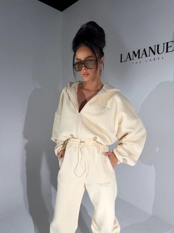 Spodnie FOODIE migdał beż dresowe LaManuel beżowe luźne spodnie basic One Size XS-L pasują dla niej migdałowy kolor
