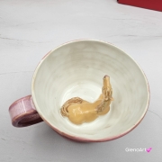 Filiżanka KOŃ ceramiczna z KONIEM i z spodkiem w środku figurka KONIA ręcznie toczona i malowana w kolorze różowym cukierkowym prezent dla miłośnika natury kubek z koniem