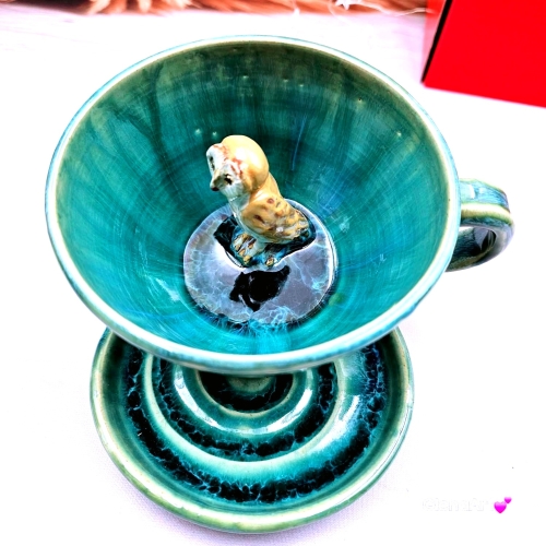 Filiżanka z SOWĄ i spodkiem ceramiczna zielono - niebieska w środku SÓWKA ręcznie toczona i malowana odcienie zieleni kubek zielony prezent dla nauczyciela piękna filiżanka w odcieniach zieleni turkusowe jeziorko z SOWĄ
