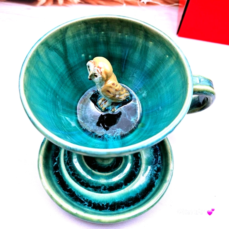Filiżanka z SOWĄ i spodkiem ceramiczna zielono - niebieska w środku SÓWKA ręcznie toczona i malowana odcienie zieleni kubek zielony prezent dla nauczyciela piękna filiżanka w odcieniach zieleni turkusowe jeziorko z SOWĄ