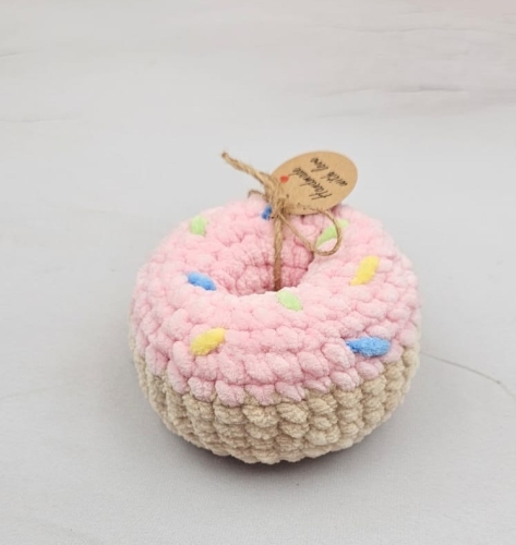 DONUT na szydełku ciastko donat z polewą na szydełku rękodzieło na szydełku polskie uroczy donut na szydełku szydełkowa praca