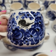 Kubek ceramiczny niebieski Mariusz kobaltowy Fajans Włocławek 330 ml z ptaszkiem malowany ręcznie kubek z motywem kwiatowym niebieskim kubek w kwiaty