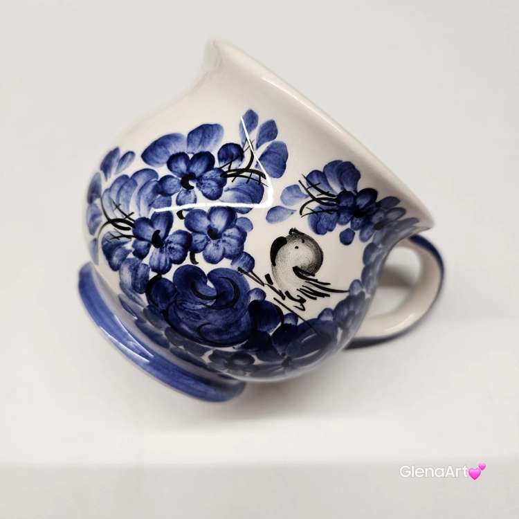 Kubek ceramiczny beczułka kobaltowy z ptaszkiem i kwiatki Nikola Fajans Włocławek 250 ml malowany ręcznie kubek z motywem kwiatowym kobaltowym i ptaszkiem czarnym kubek w kwiatki i ptaszek