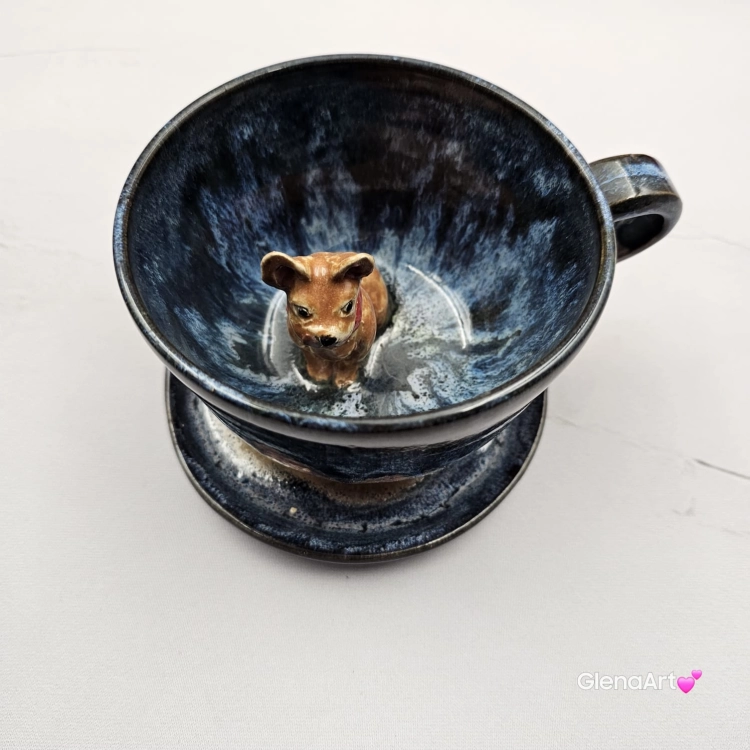 Filiżanka niebieska BULDOG brązowy / karmelowy z pieskiem BULDOŻKIEM ceramiczna ze spodkiem i zwierzakiem w środku ręcznie toczona i malowana elegancka filiżanka z pięknym szkliwem BULDOŻEK FRANCUSKI czarny kubek z pieskiem buldożkiem