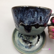 Filiżanka granatowo - seledynowa BULDOG czarny z pieskiem BULDOŻKIEM ceramiczna ze spodkiem i zwierzakiem w środku ręcznie toczona i malowana elegancka filiżanka z pięknym szkliwem BULDOŻEK FRANCUSKI czarny kubek z pieskiem buldożkiem