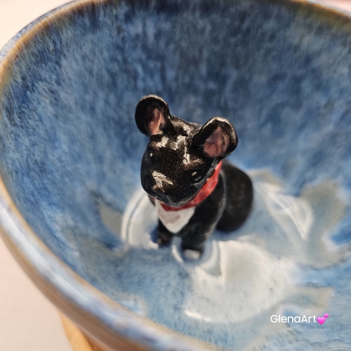 Filiżanka niebiesko - karmelowa BULDOG czarny z pieskiem BULDOŻKIEM ceramiczna ze spodkiem i zwierzakiem w środku ręcznie toczona i malowana elegancka filiżanka z pięknym szkliwem BULDOŻEK FRANCUSKI czarny kubek z pieskiem buldożkiem