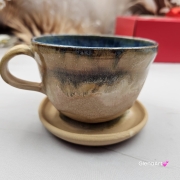 Filiżanka niebiesko - karmelowa BULDOG czarny z pieskiem BULDOŻKIEM ceramiczna ze spodkiem i zwierzakiem w środku ręcznie toczona i malowana elegancka filiżanka z pięknym szkliwem BULDOŻEK FRANCUSKI czarny kubek z pieskiem buldożkiem