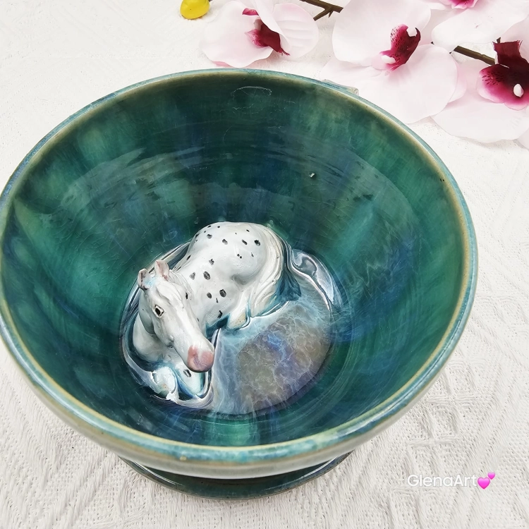 Filiżanka SIWY KOŃ nakrapiany ceramiczna ze spodkiem i KONIEM - SIWYM w środku ręcznie toczona i malowana w kolorze turkusowego jeziorka ze spodkiem prezent dla koniarza w kolorze turkusowego jeziorka kubek koń z koniem