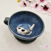 Filiżanka koń siwy niebiesko - zielona srokaty koń ceramiczna ze spodkiem i koniem w środku ręcznie toczona i malowana w kolorze zielonym i niebieskim ze spodkiem prezent dla koniarza kubek koń wewnątrz filiżanki