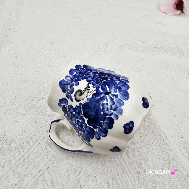 Kubek ceramiczny niebieski z ptaszkiem kobaltowy Fajans Włocławek 550 ml z ptaszkiem malowany ręcznie kubek z motywem kwiatowym niebieskim kubek w kwiaty